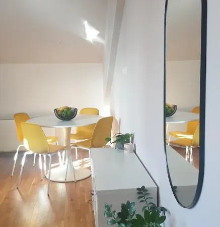 Studio Apartma Grad * 洛加泰茨